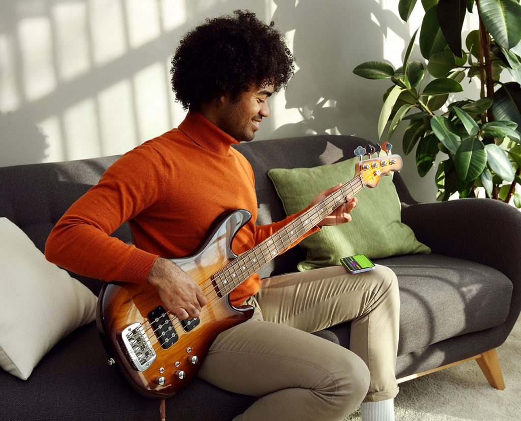 How To Play Bass Guitar Learn Bass In 8 Steps Yousician