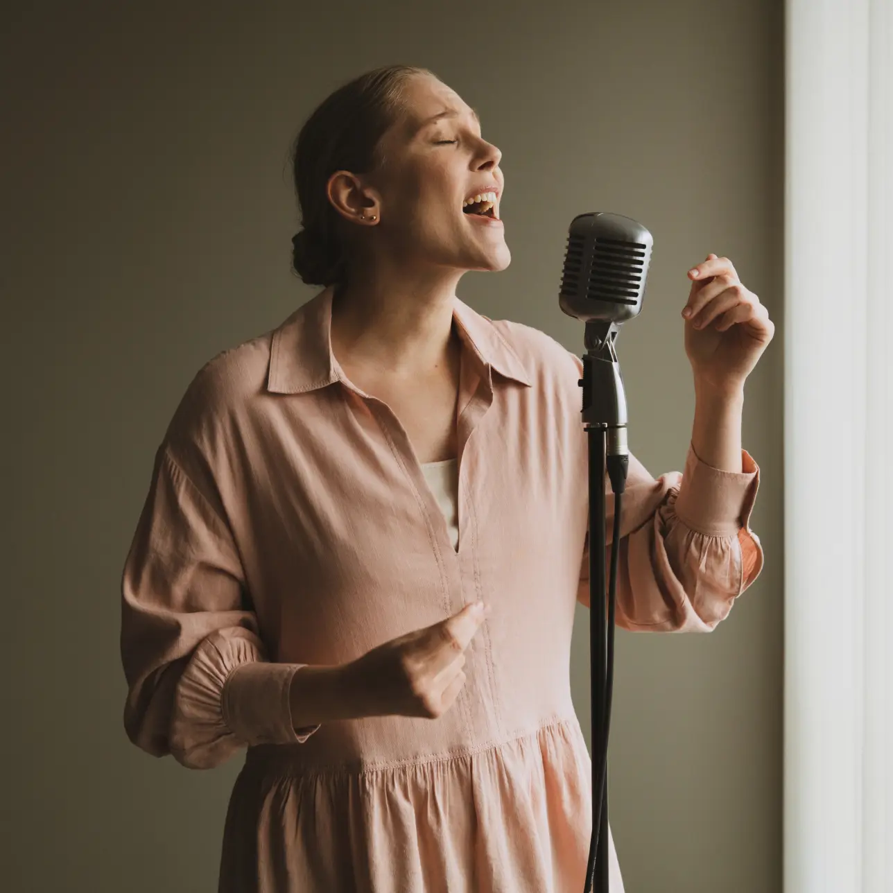 Une personne en train de chanter